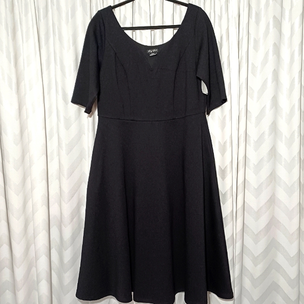 City Chic Elbow Sleeve Dress - Picture 9 of 9
